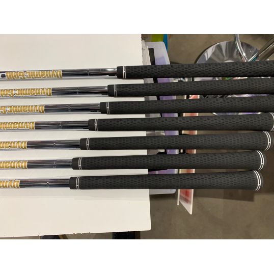 i210 Irons Steel Shafts Right Regular Dynamic Gold 105 5-PW+UW (Custom 9211) (Used - Excellent)