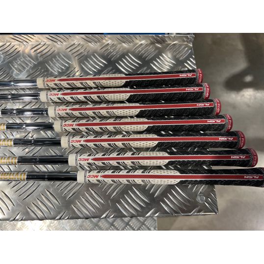 Blueprint Steel Irons Right Stiff Dynamic Gold 120 4-PW (Used - Very Good)