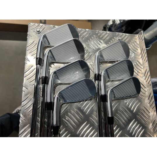 T200 Irons Steel Shafts Right CUSTOM 4-PW (Custom 34133) (Ex display)