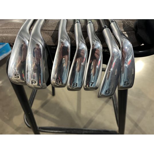 Air-X Irons Graphite Shafts Right Regular Ultralite 50 5-PW+SW (Used - Excellent)