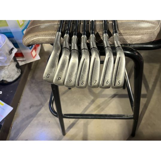 TaylorMade Stealth Irons Graphite Shafts Right Regular