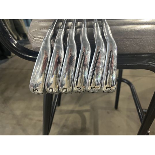 TaylorMade P790 Irons Graphite Shafts 2019 Right CUSTOM 5PW (Custom