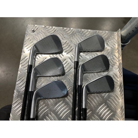 TaylorMade P790 Irons Graphite Shafts Right CUSTOM 5PW (Custom 36800