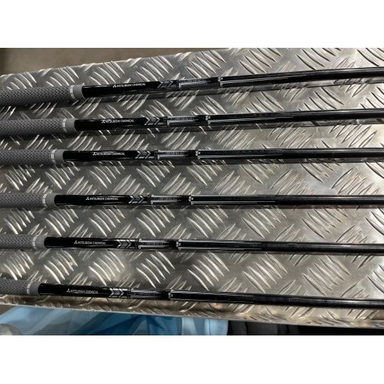 TaylorMade P790 Irons Graphite Shafts Right CUSTOM 5PW (Custom 36800