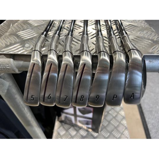 Stealth Irons Graphite Shafts Right CUSTOM 5-PW+AW (Custom 37927) (Used - 4 Star)