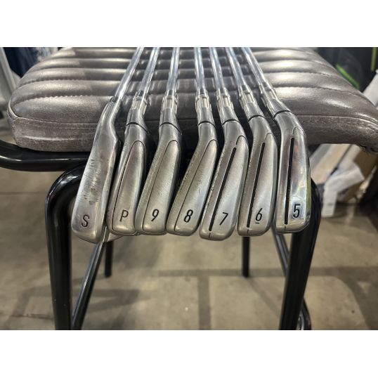 M6 Steel Irons Right Regular KBS Max 85 5-PW+SW (Custom 10397) (Used - 3 Star)
