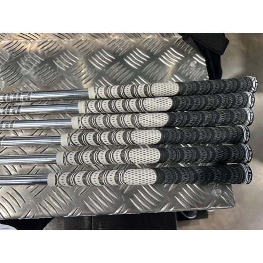 King CB Irons Steel Shafts Right CUSTOM 6-PW+GW (Custom 40953) (Used - 5 Star)