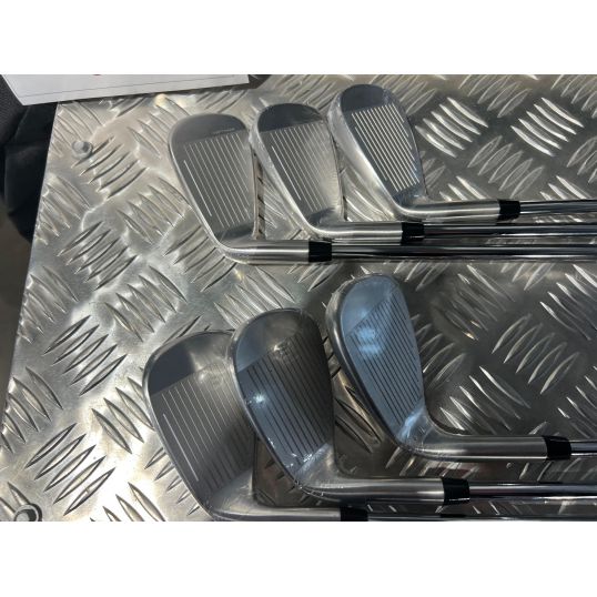 Aerojet One Length Irons Steel Shafts Right CUSTOM 6-PW+GW (Custom 40963) (Used - 5 Star)