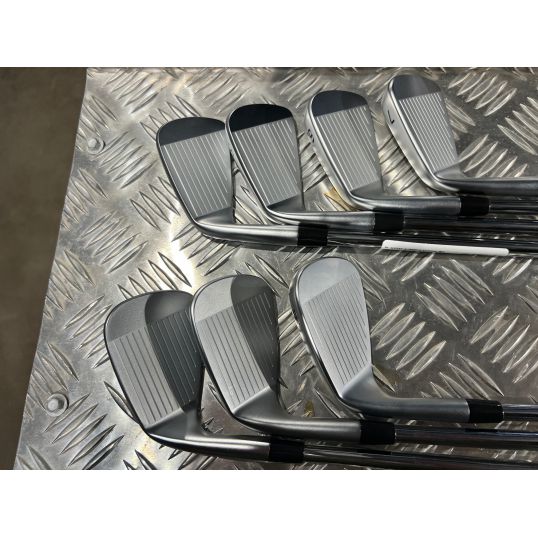 Blueprint Steel Irons Right Stiff Dynamic Gold 120 4-PW (Used - 5 Star)
