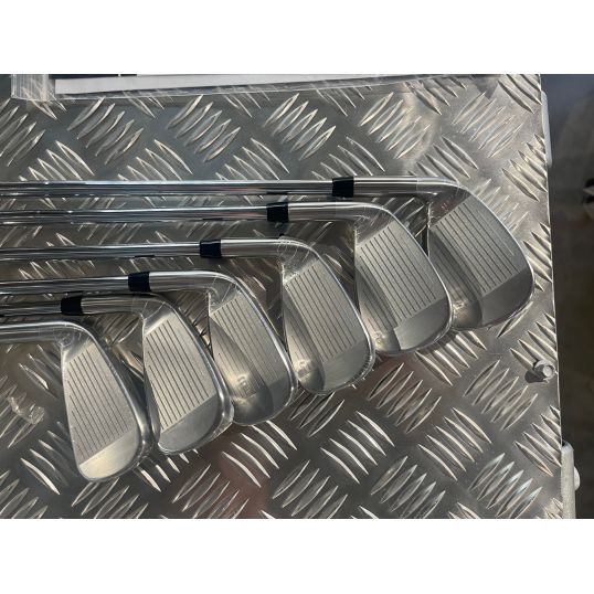 Aerojet Irons Steel Shafts Right CUSTOM 5-PW (Custom 43477) (Not quite perfect)