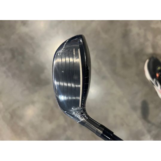 Stealth 2 Rescue Right 7 Hybrid-31 Degree Regular Fujikura Ventus Red IH 6 (Not quite perfect)