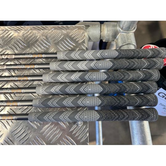 Mavrik Max Graphite Irons Right Regular Project X Catalyst 65 6-PW+AW (Used - 3 Star)