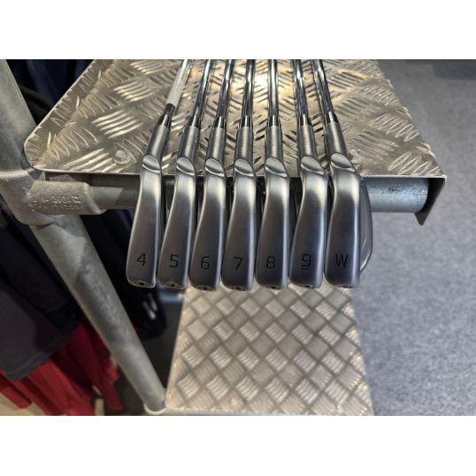 Ping i230 Irons Steel Shafts Right Stiff Dynamic Gold 105