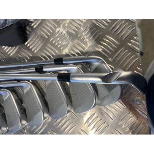 i525 Steel Irons Right Stiff Project X IO 4-PW (Used - 5 Star)