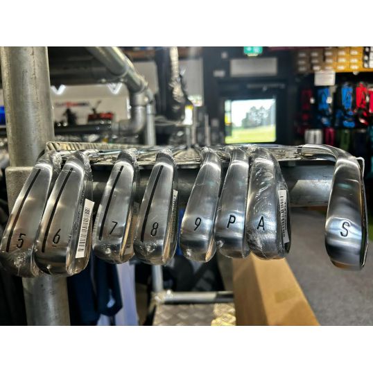 Qi10 Irons Steel Shafts Right CUSTOM 5-PW+AW+SW (Custom 48026) (Not Quite Perfect)