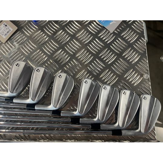 P790 Irons Steel Shafts Right CUSTOM 4-PW (Custom 48144) (Used - 3 Star)