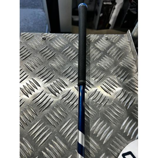 Qi10 Rescue Right 4 Hybrid-22 Degree Fujikura Ventus TR Blue HB Senior Lamkin Crossline 360 Black/Blue (Used - 3 Star)