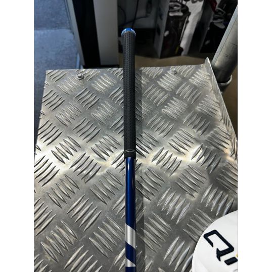 Qi10 Rescue Right 7 Hybrid-31 Degree Fujikura Ventus TR Blue HB Senior Lamkin Crossline 360 Black/Blue (Used - 3 Star)