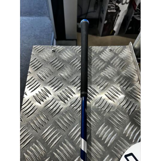 Qi10 Rescue Right 6 Hybrid-28 Degree Fujikura Ventus TR Blue HB Senior Lamkin Crossline 360 Black/Blue (Used - 4 Star)