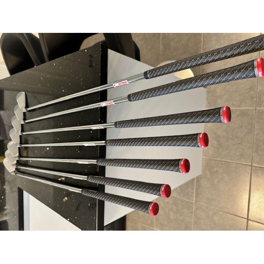 Qi10 Irons Steel Shafts Right Regular KBS Max MT 85 5-AW+SW (Used - 4 Star)
