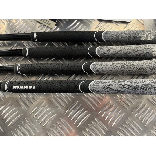JPX 925 Forged Irons Graphite Shafts CUSTOM (Custom _272409_267481_267482) (Used - 4 Star)