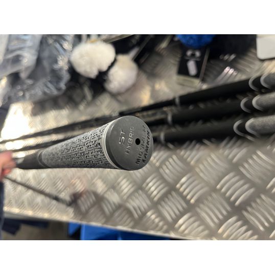JPX 925 Forged Irons Graphite Shafts CUSTOM (Custom _272409_267481_267482) (Used - 4 Star)