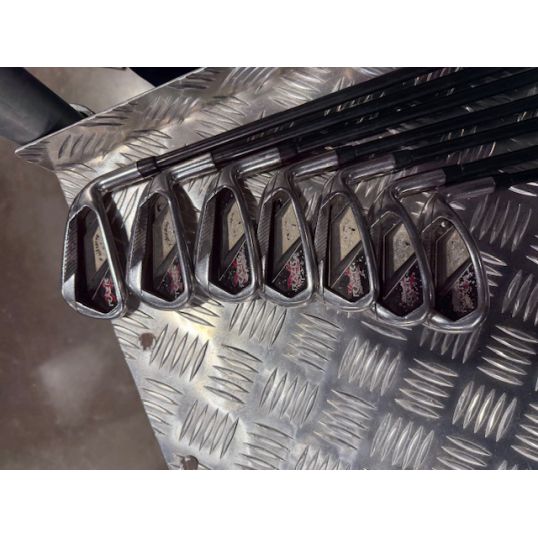 RAZR X Irons Graphite Shafts Right Regular RAZR X Graphite 5-PW+SW (Used - 3 Star)
