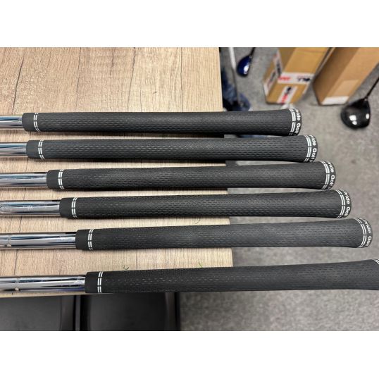 i530 Irons Steel Shafts Right Stiff True Temper Dynamic Gold Mid 100 5-PW Golf Pride Tour Velvet (Used - 4 Star)