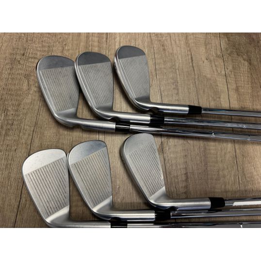 i530 Irons Steel Shafts Right Stiff True Temper Dynamic Gold Mid 100 5-PW Golf Pride Tour Velvet (Used - 4 Star)