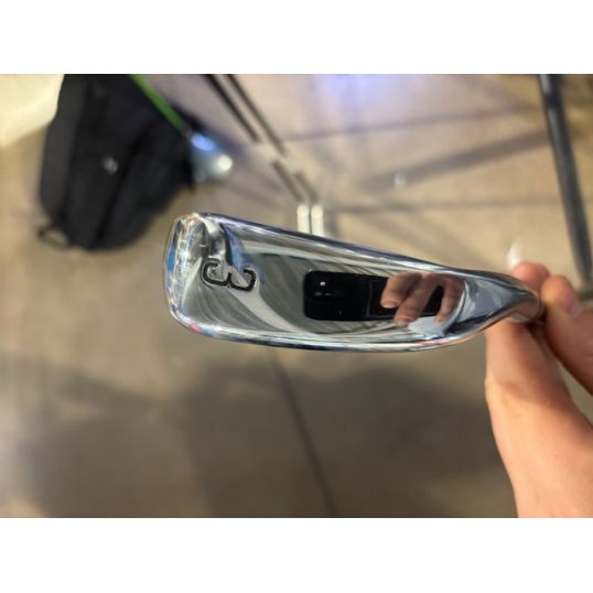 U-505 Utility Iron Graphite Shaft Right 3 Hybrid-20 Degree Stiff Hzrdus Black Gen 4 80 (Used - 5 Star)