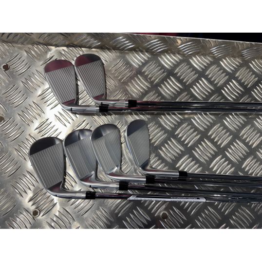 Qi10 HL Irons Steel Shafts Right Regular KBS Max Lite 5-PW (Used - 5 Star)
