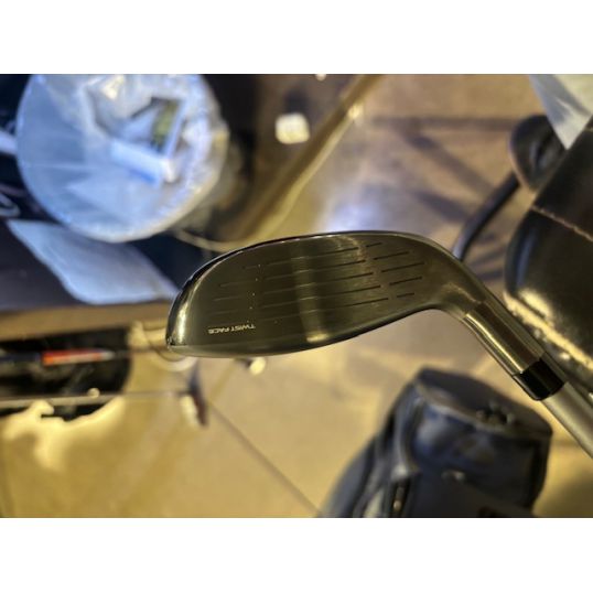 Qi35 Max Rescue Left 4 Hybrid-23 Degree Fujikura Air Speeder 5 Regular Golf Pride Z-Grip Black/Silver (Used - 5 Star)
