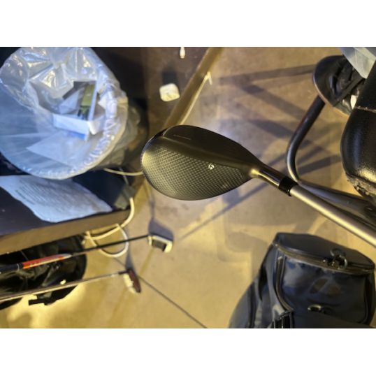 Qi35 Max Rescue Left 4 Hybrid-23 Degree Fujikura Air Speeder 5 Regular Golf Pride Z-Grip Black/Silver (Used - 5 Star)