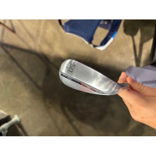 Vokey SM10 Tour Chrome Wedge Right 50 8 F-Grind Wedge Dynamic Gold S200 Titleist Universal 360 (Used - 5 Star)