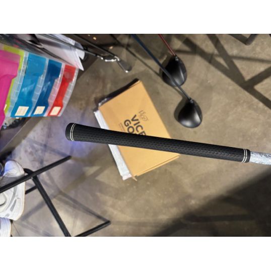 DS Adapt LS Driver Right 9 True Temper Denali Black 60 Stiff Lamkin Crossline Black (Used - 4 Star)