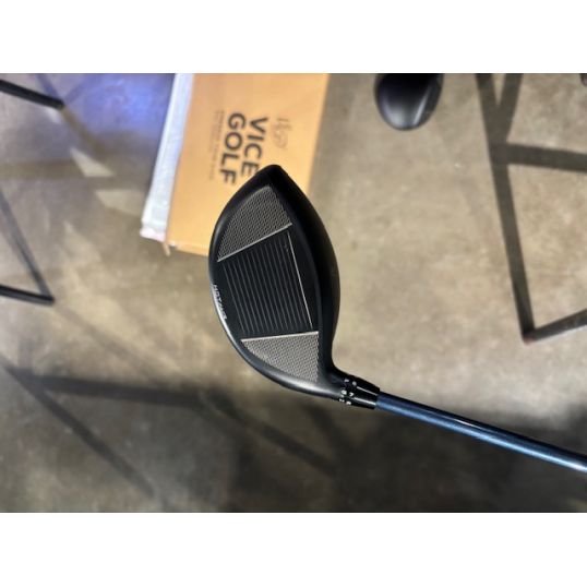 DS Adapt LS Driver Right 10.5 True Temper Denali Blue 60 Extra Stiff Lamkin Crossline 360 Black (Used - 4 Star)