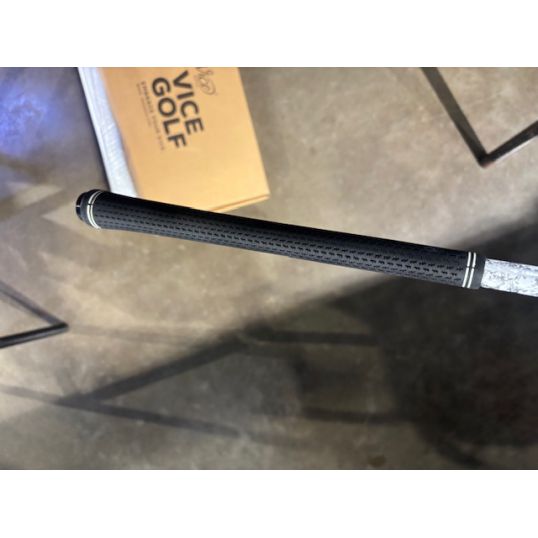 DS Adapt LS Driver Right 10.5 True Temper Denali Blue 60 Extra Stiff Lamkin Crossline 360 Black (Used - 4 Star)