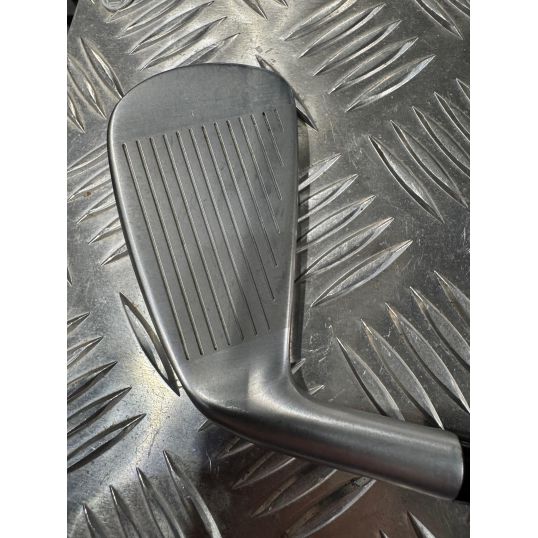 P790 UDI Graphite Shaft Right 2 Hybrid-17 Degree Stiff Graphite Design AD-95 (Used - 3 Star)