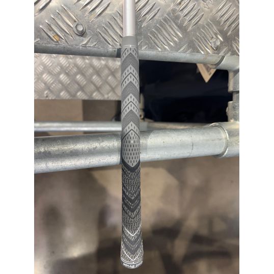 P790 UDI Graphite Shaft Right 2 Hybrid-17 Degree Stiff Graphite Design AD-95 (Used - 3 Star)