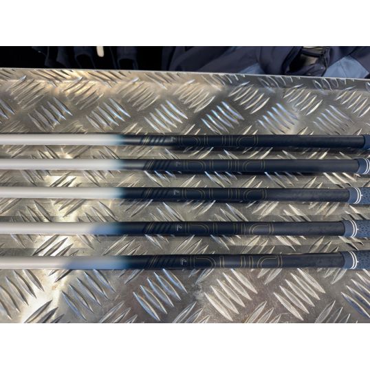 G Le 3 Ladies Irons Right Ladies ULT 250 Lite 7-PW+SW (Used - 5 Star)