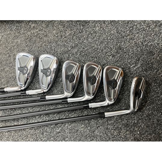 Qi Max Irons Graphite Shafts Right Regular REAX 6-PW+SW SuperStroke Crossline 360 Black (Used - 3 Star)