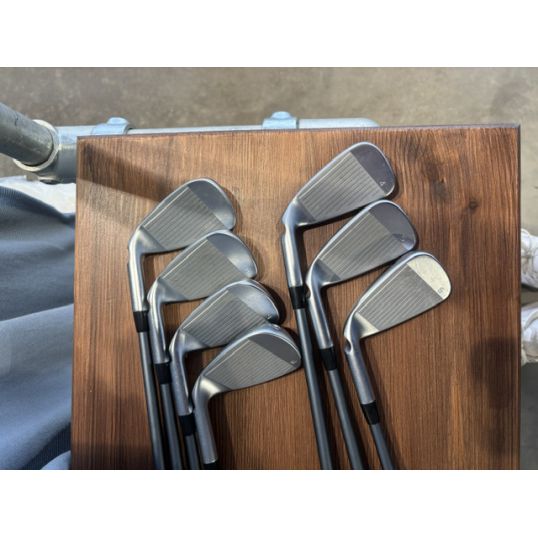 G425 Irons Graphite Shafts Right Stiff Alta CB Slate 4-PW Tour Velvet 360 Midsize (Used - 4 Star)