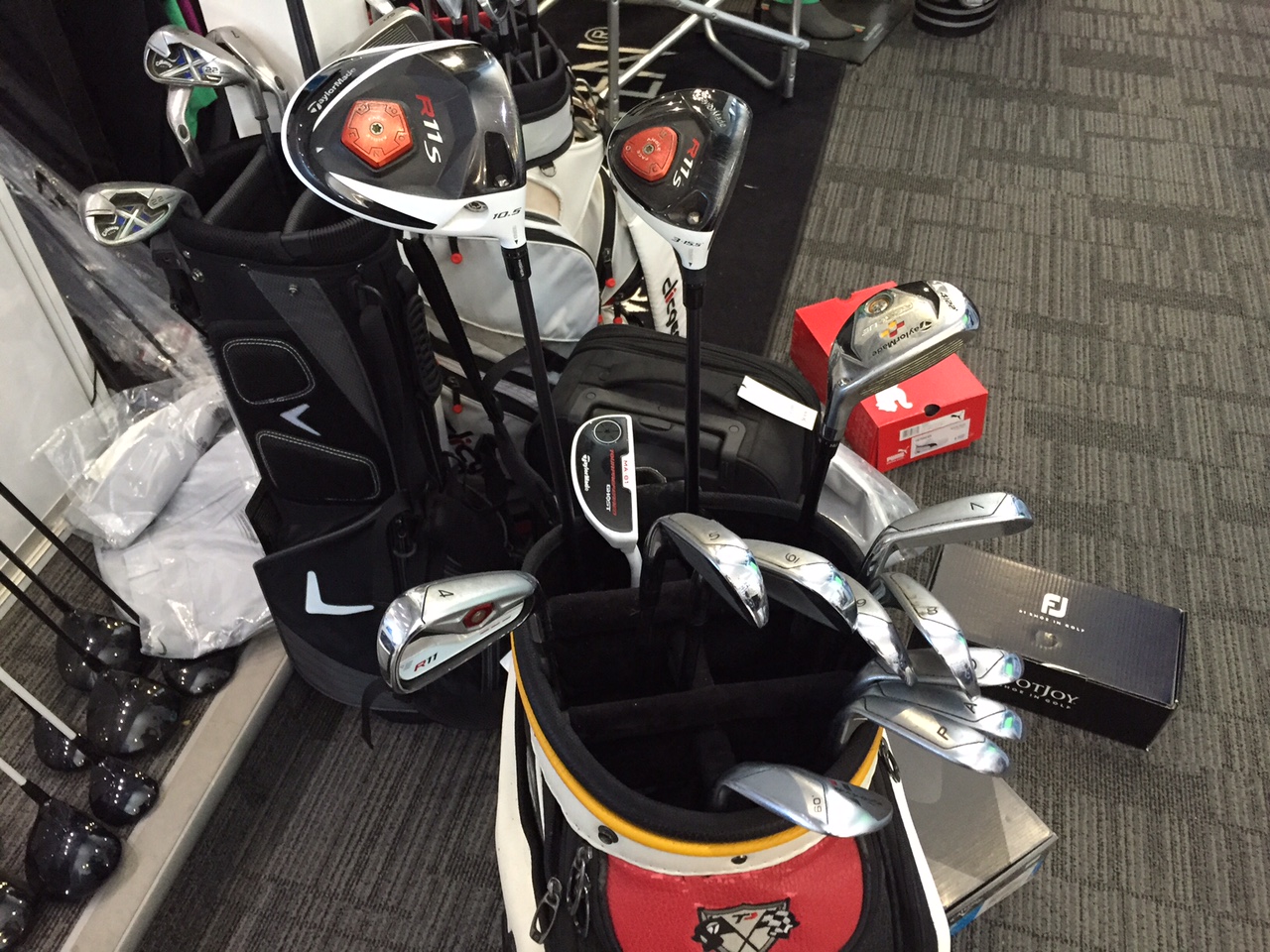 Product Image for R11S/R11 Mens Golf Set Right Stiff 10.5 Degree 15 Degree 22 Degree R11 4-AW+SW + ATV Lob Wedge Marenello 81 Tour Bag (Used - Excellent)