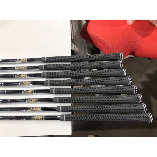P770 Irons Steel Shafts Right Regular Dynamic Gold 105 4-PW+AW (Ex display)