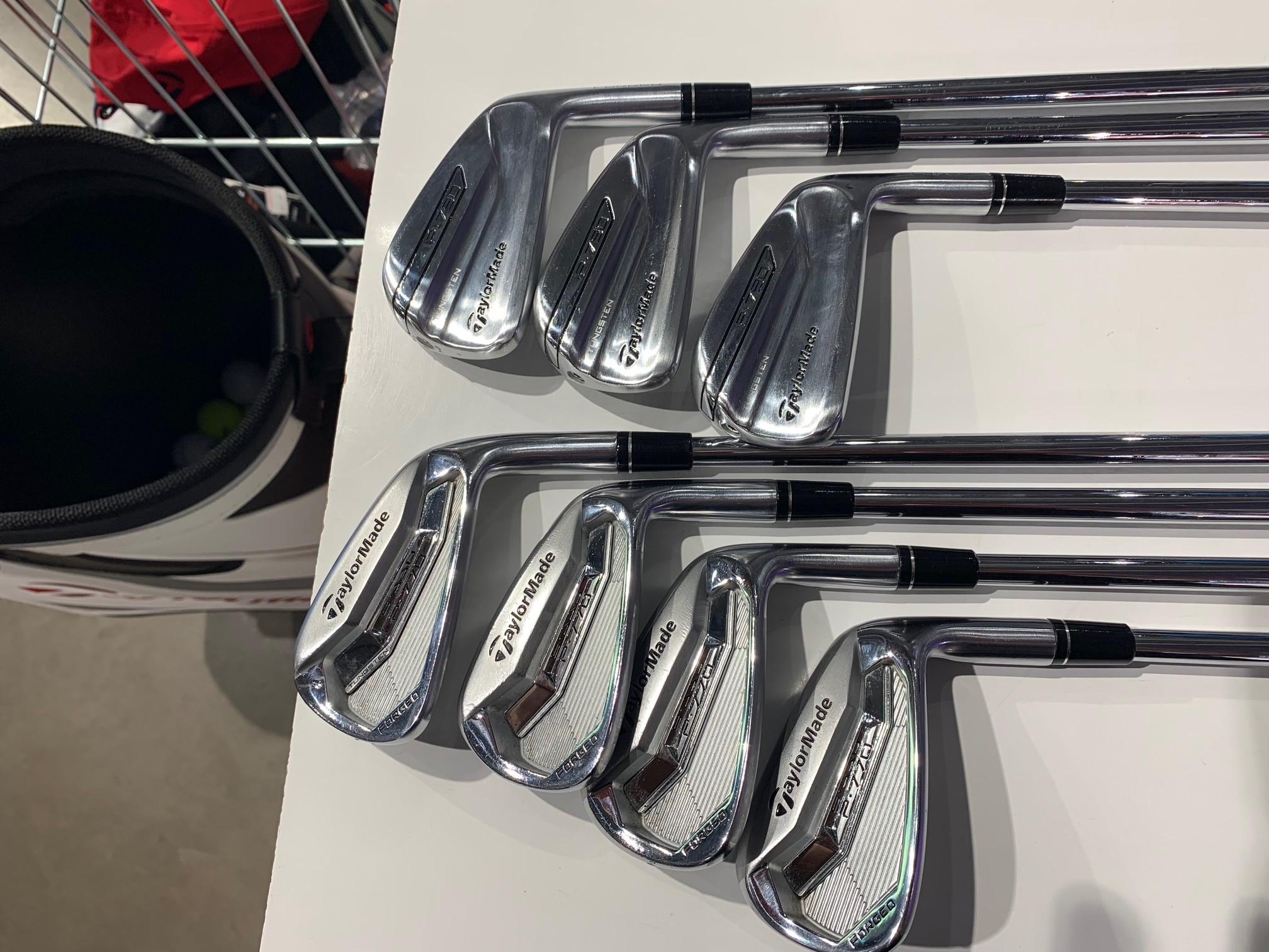 Set De Fers TaylorMade P770 / P7MC Combo 4-PW - Droitier, Stiff, Shaft Nippon Modus3 Tour120 - Très Bon état Reconditionné